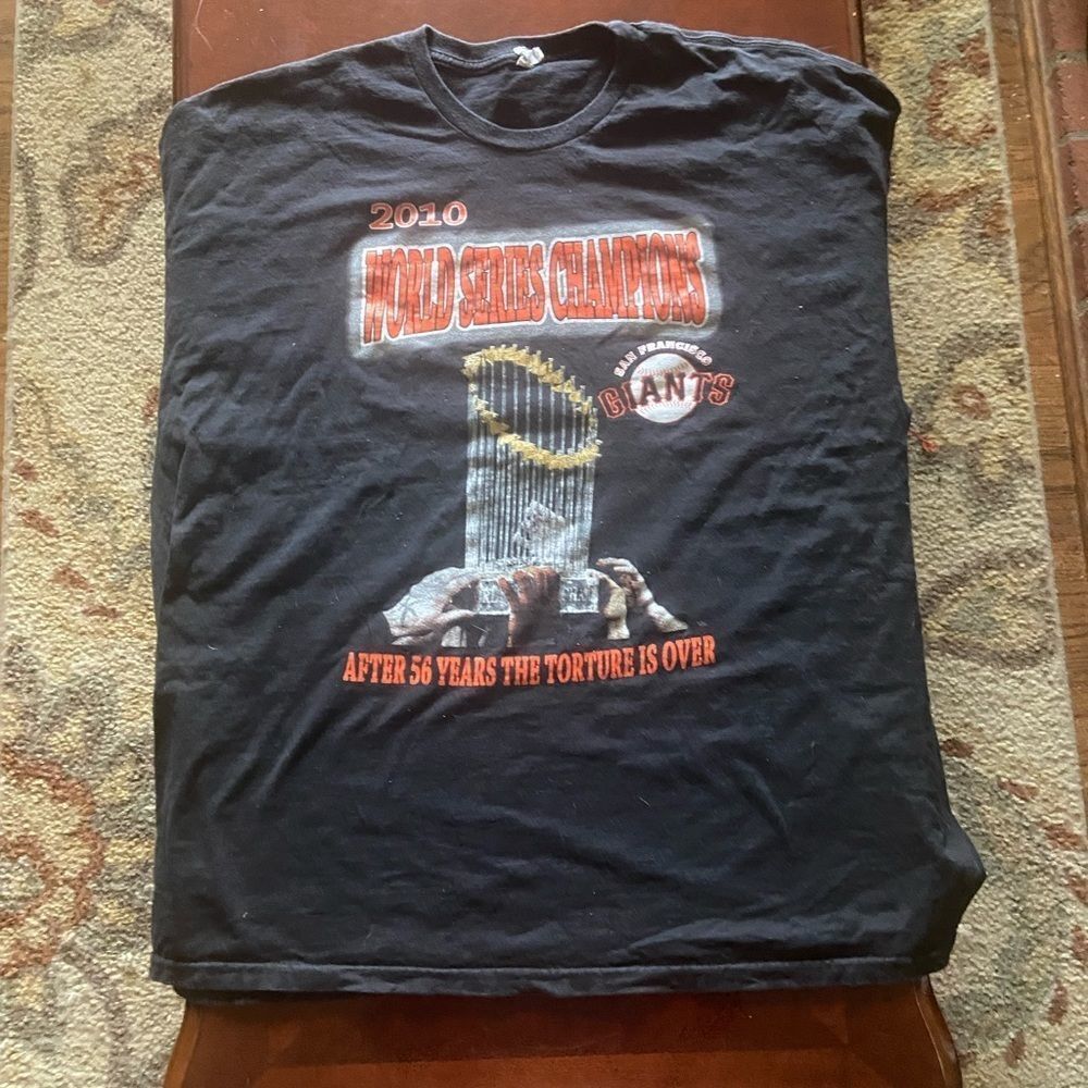 2010 San Francisco giants World Series champs T shirt